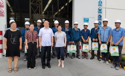 炎炎夏日送清涼 絲絲關(guān)懷沁人心